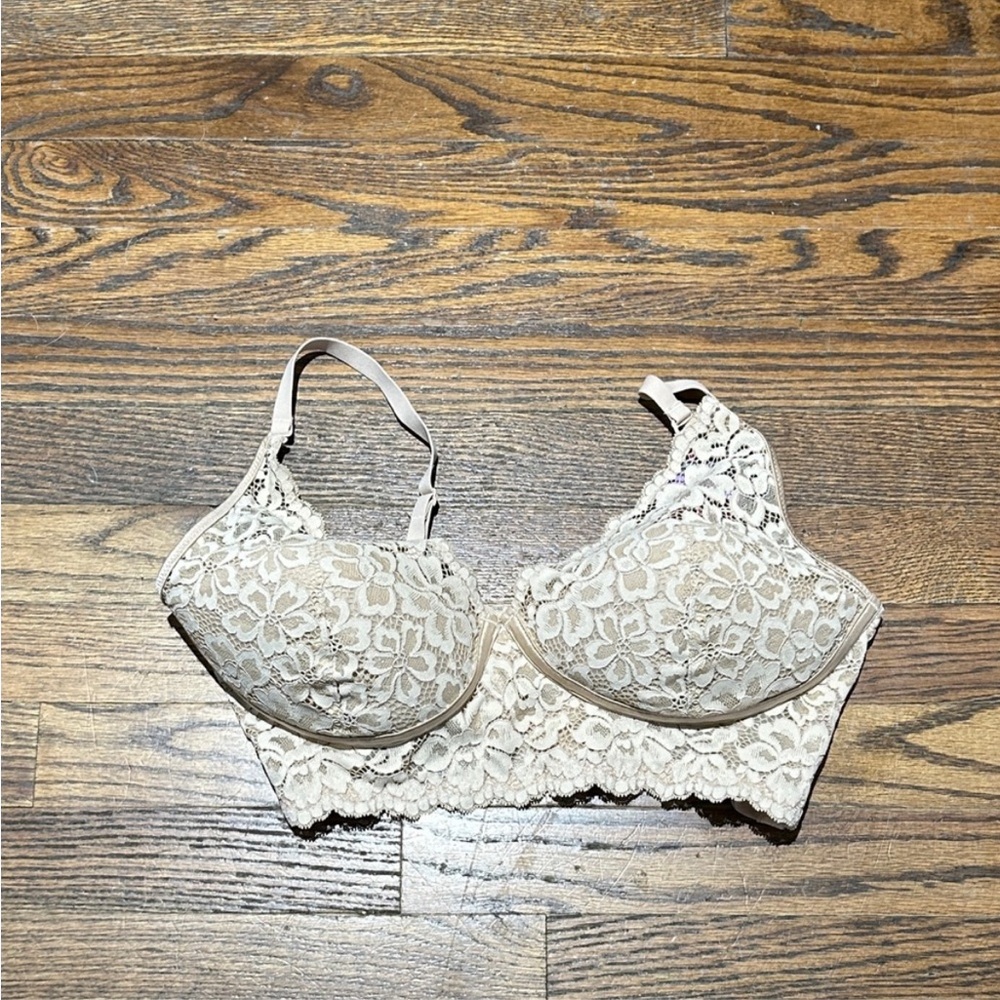 Maidenform Lace Underwire Bra in Cream